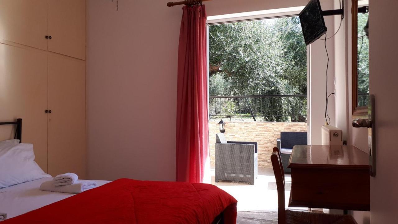 Katerina Apartments Каламата Экстерьер фото
