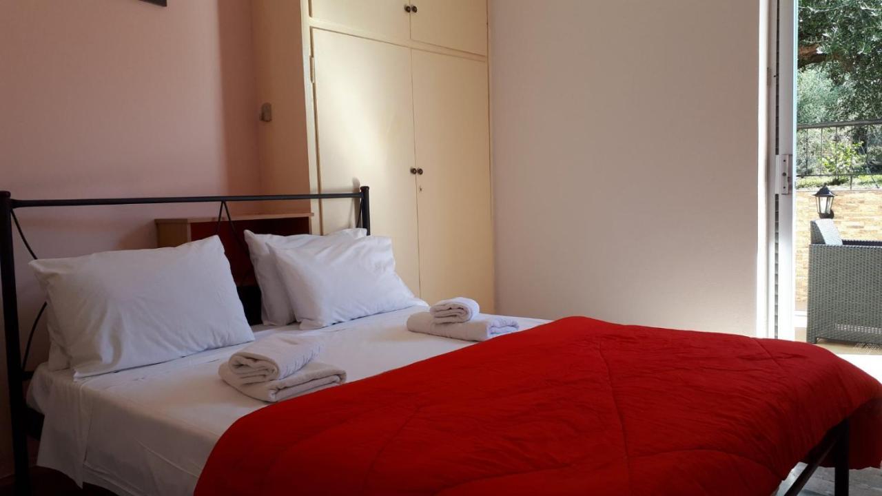 Katerina Apartments Каламата Экстерьер фото