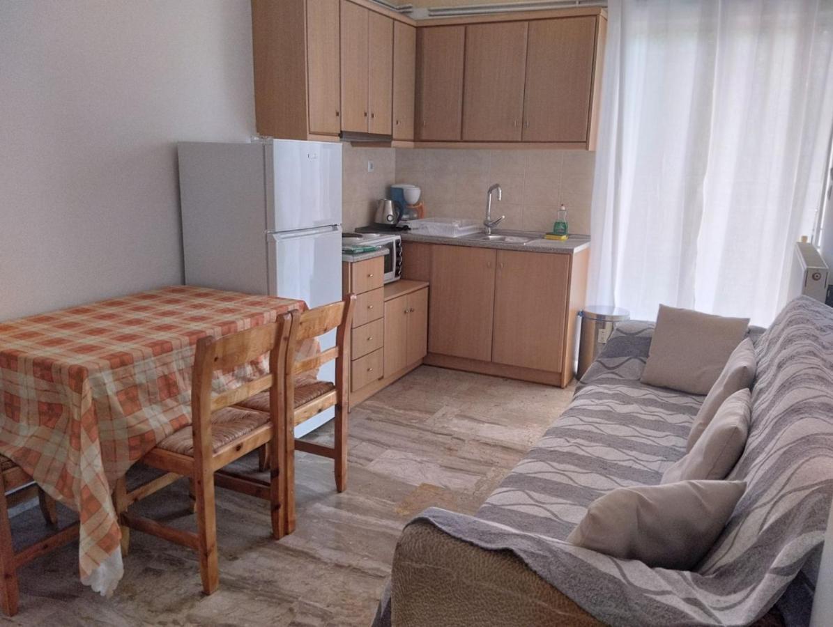 Katerina Apartments Каламата Экстерьер фото