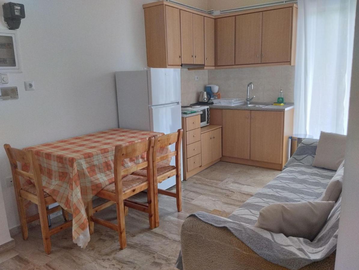 Katerina Apartments Каламата Экстерьер фото